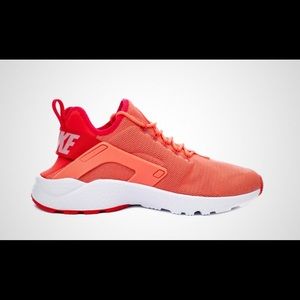 Woman's Nike Huarache Air Ultra
