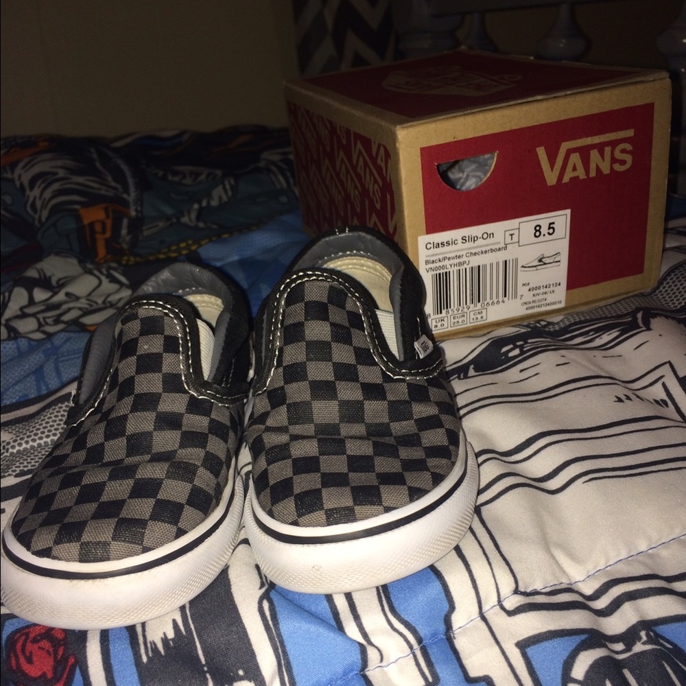 8.5 Toddler boy Van's