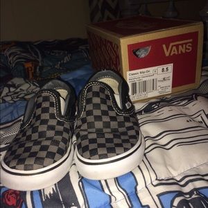 8.5 Toddler boy Van's