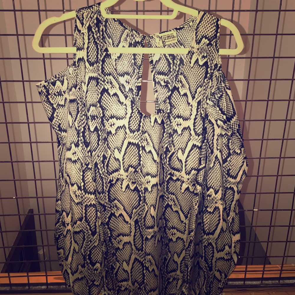 Show Me Your Mumu - Peek a boo Tunic. Size Medium