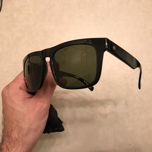 Electric Mainstays (Polarized)