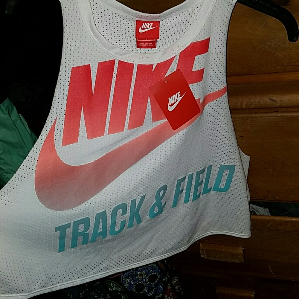 Women's nike crop muscle tank