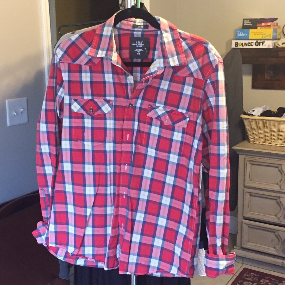 H & M red plaid shirt