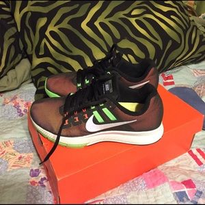 NIB , woman's Nike Structure Flash 7.5