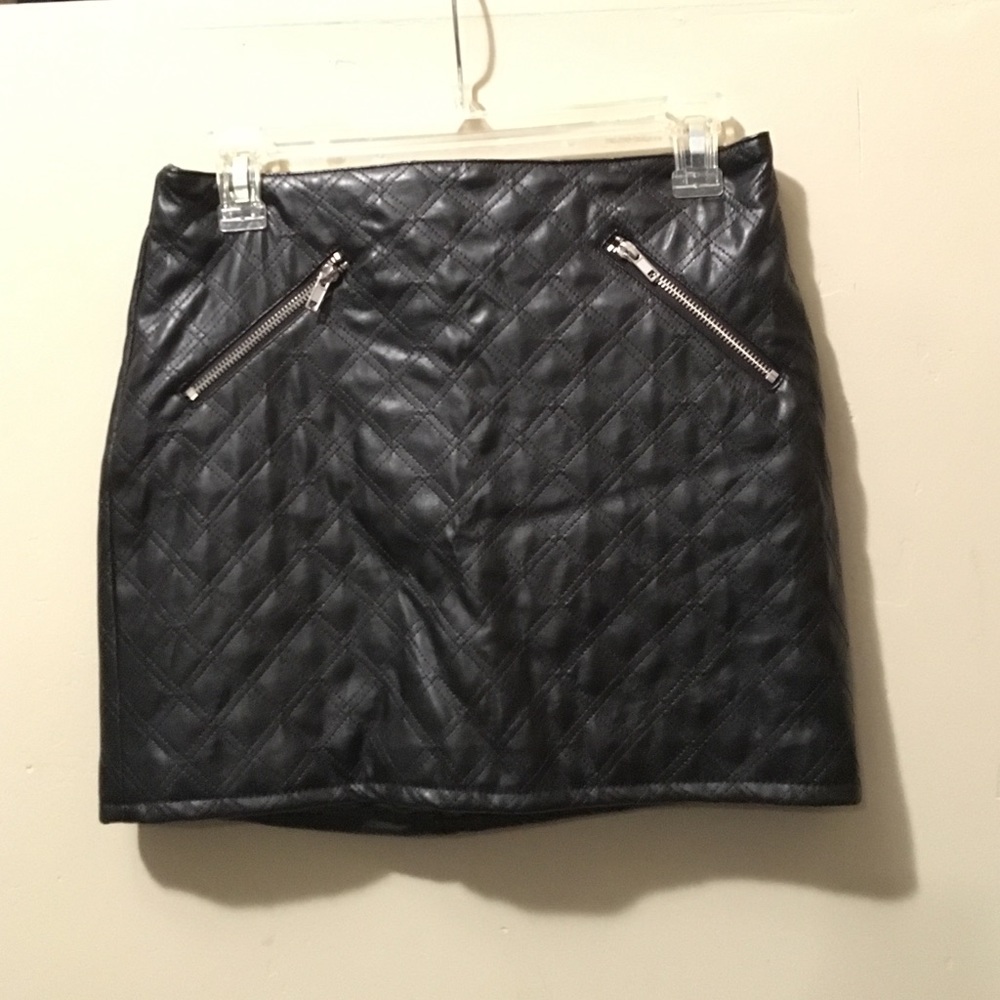 Black pleather mini skirt with silver zippers