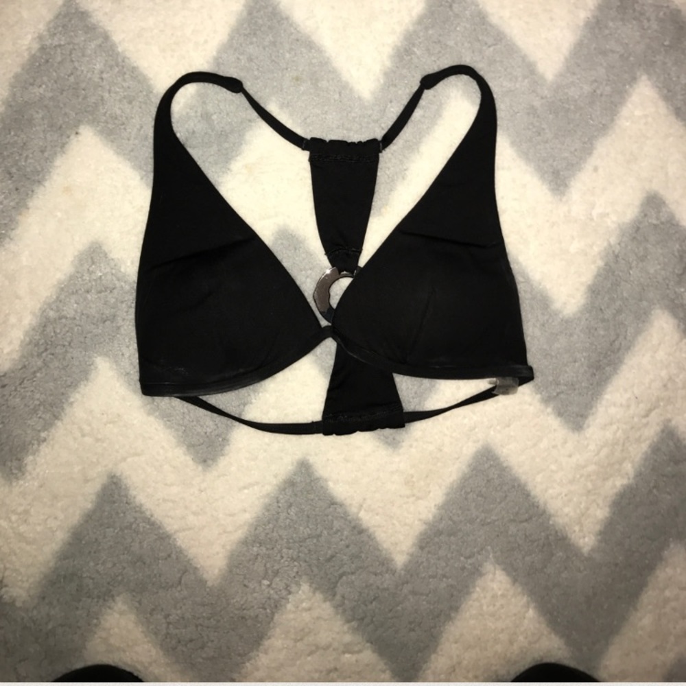 👙☀️NWOT VS bikini top size medium👙☀️