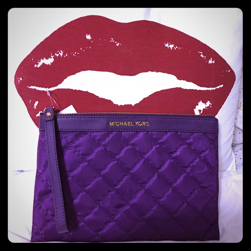 Michael Kors "Kieran" Wristlet. XL