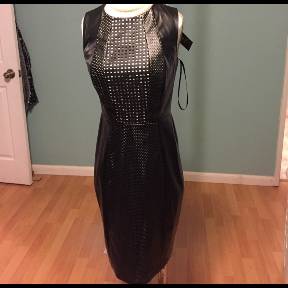 Selling Vince camuto size 2