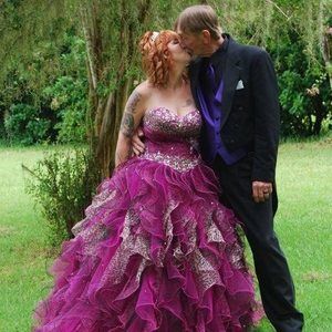 Meet your Posher, Laura