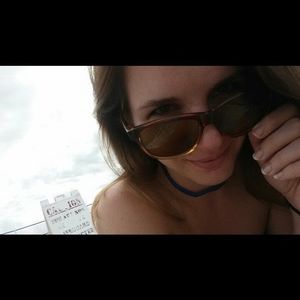 Meet your Posher, Carly