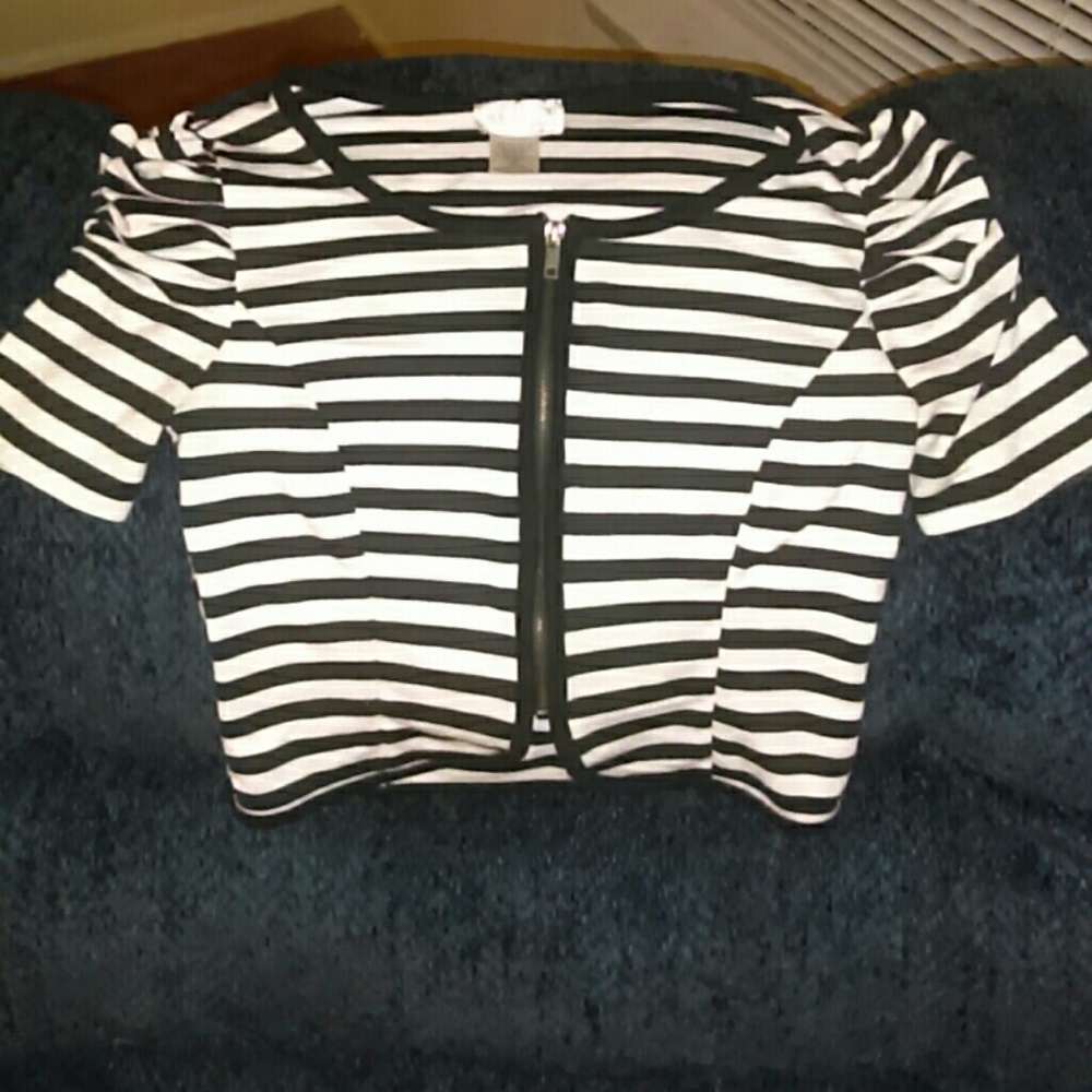 Blk/Wht top size M
