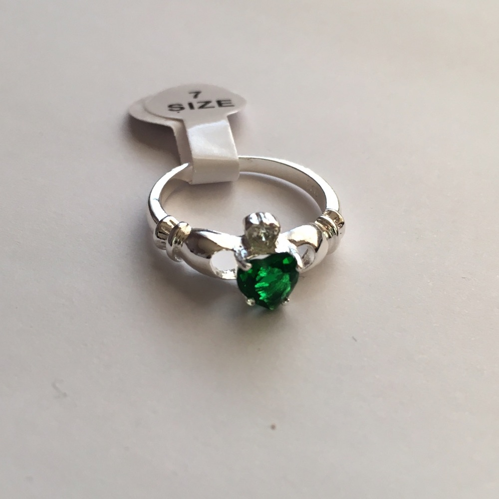 Silver Emerald Green Irish Heart Claddagh Ring