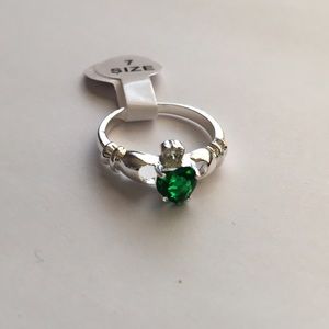 Silver Emerald Green Irish Heart Claddagh Ring