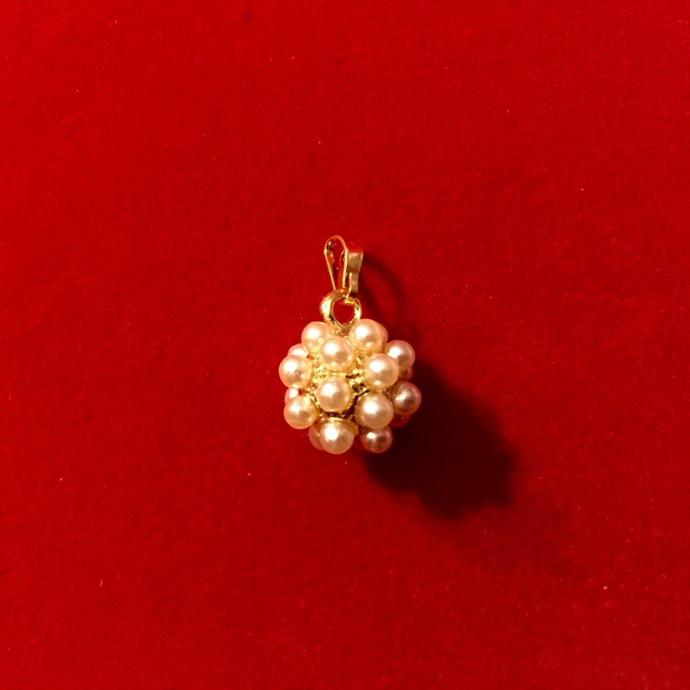 18kt Gold Plated Pearl Bunch Pendant