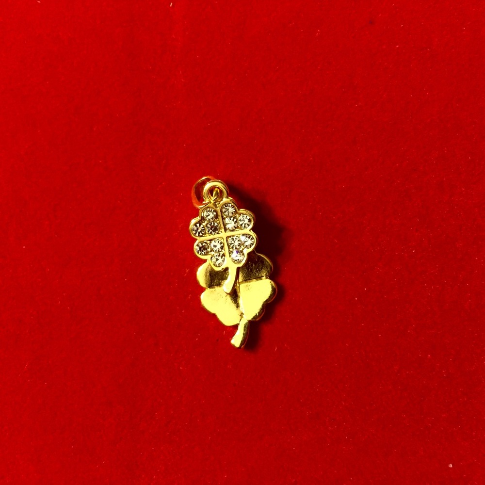 18kt Gold Plated Four Leaf Clover Pendant