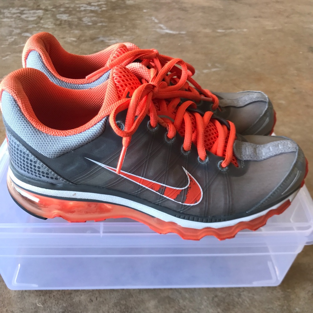 SOLD Nike Air Max shoes