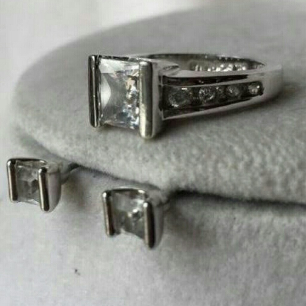 Matching Sparkler Ring and earrings