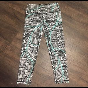 VSX Victoria's Secret Capri workout leggings RARE