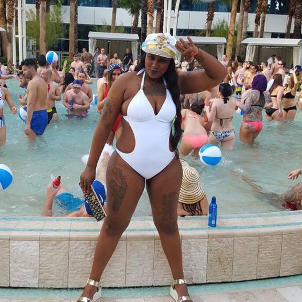 Meet your Posher, Geneen