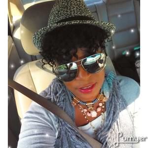 Meet your Posher, Carrie