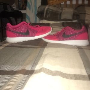 Nike roshes