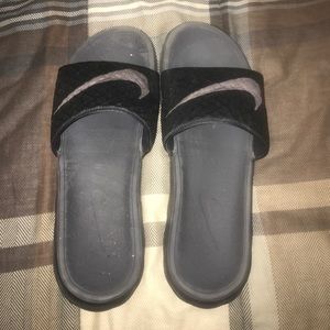 Nike flip flops