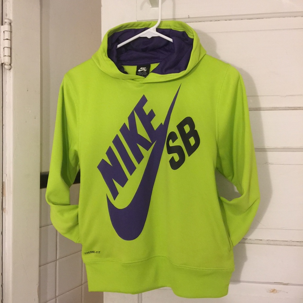⭐️Nike Youth Med⭐️