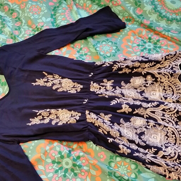 Out - Picture 4 of 8