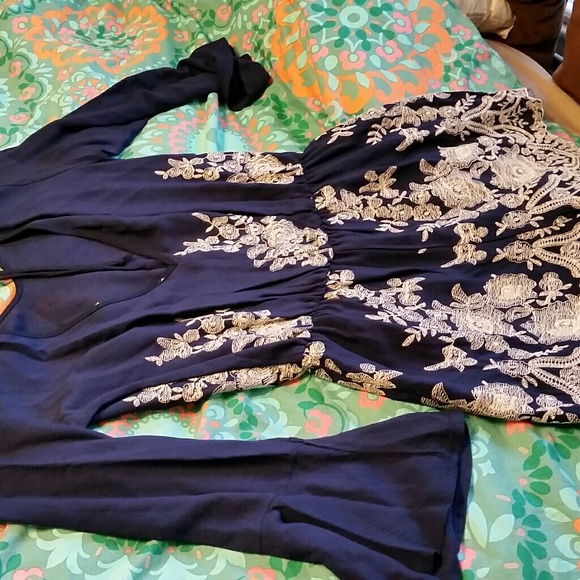 Out - Picture 5 of 8