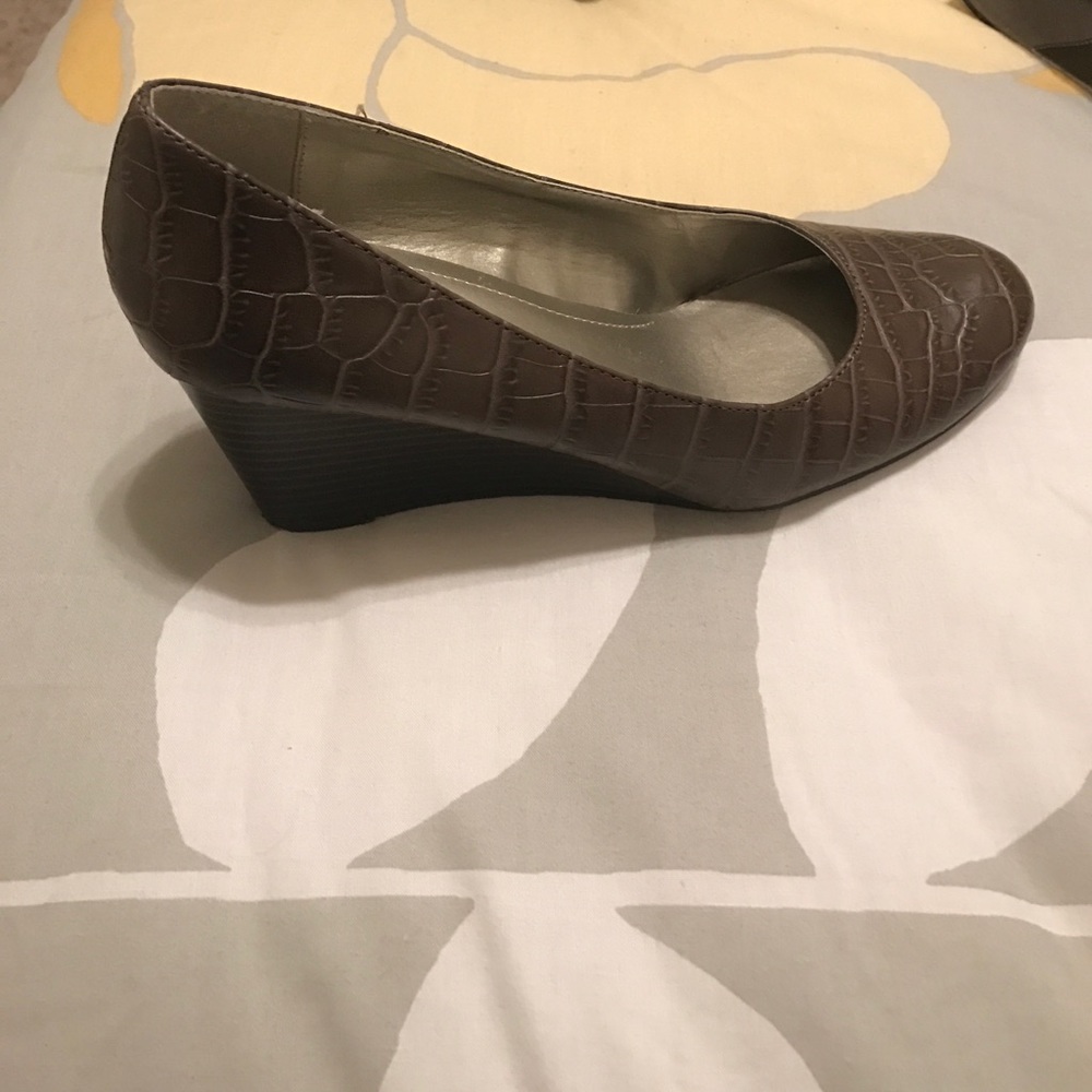 Brown Wedges