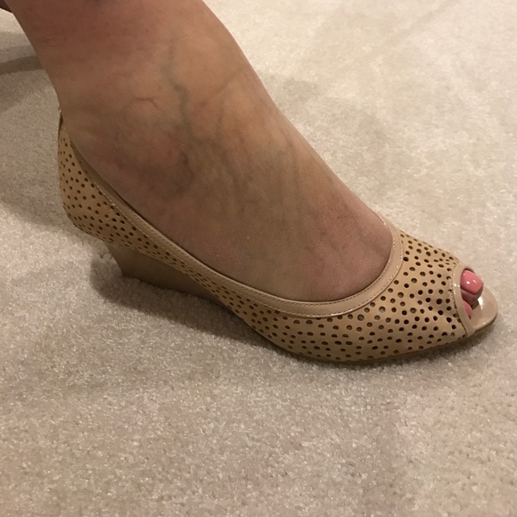 STUART WEITZMAN suede + leather trim wedge sandal - Picture 3 of 3