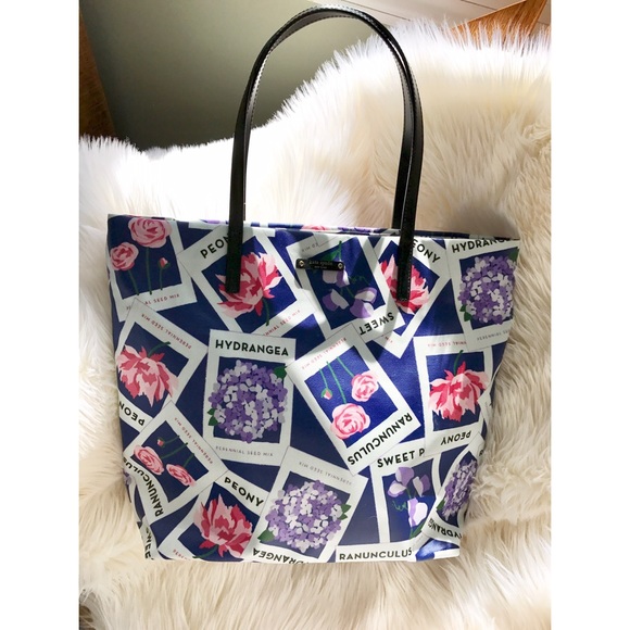 kate spade Handbags - Kate Spade NWT bon shopper "turn over a new leaf "