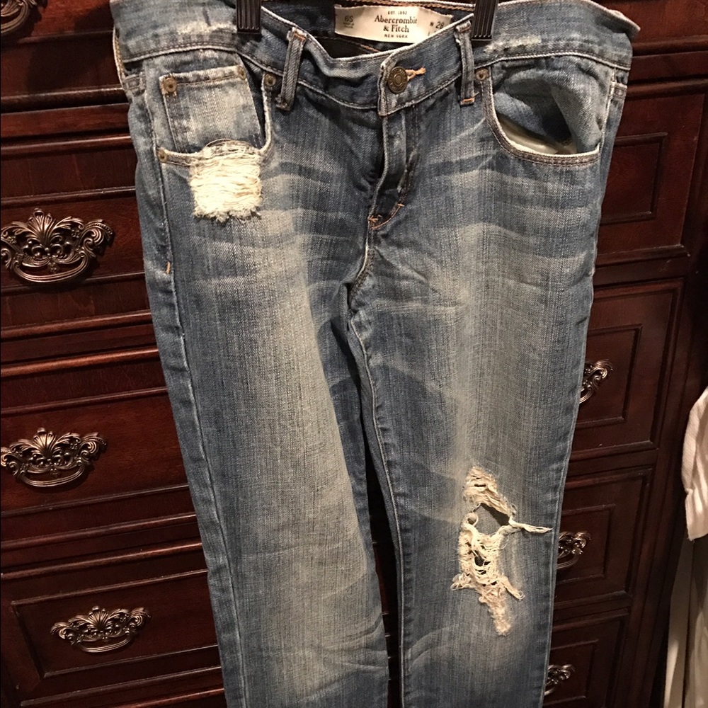 Destroyed jeans