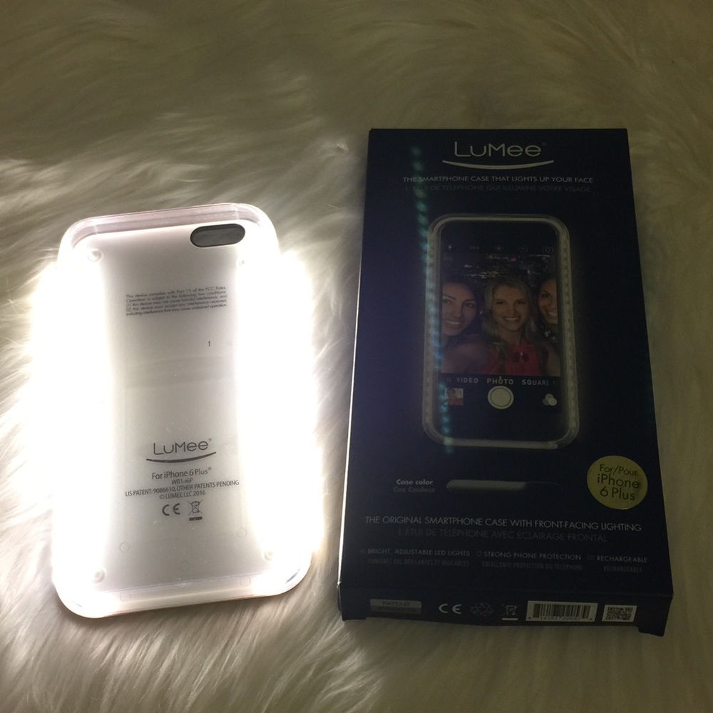 Brand new in box! Selfie light case in Rose Gold