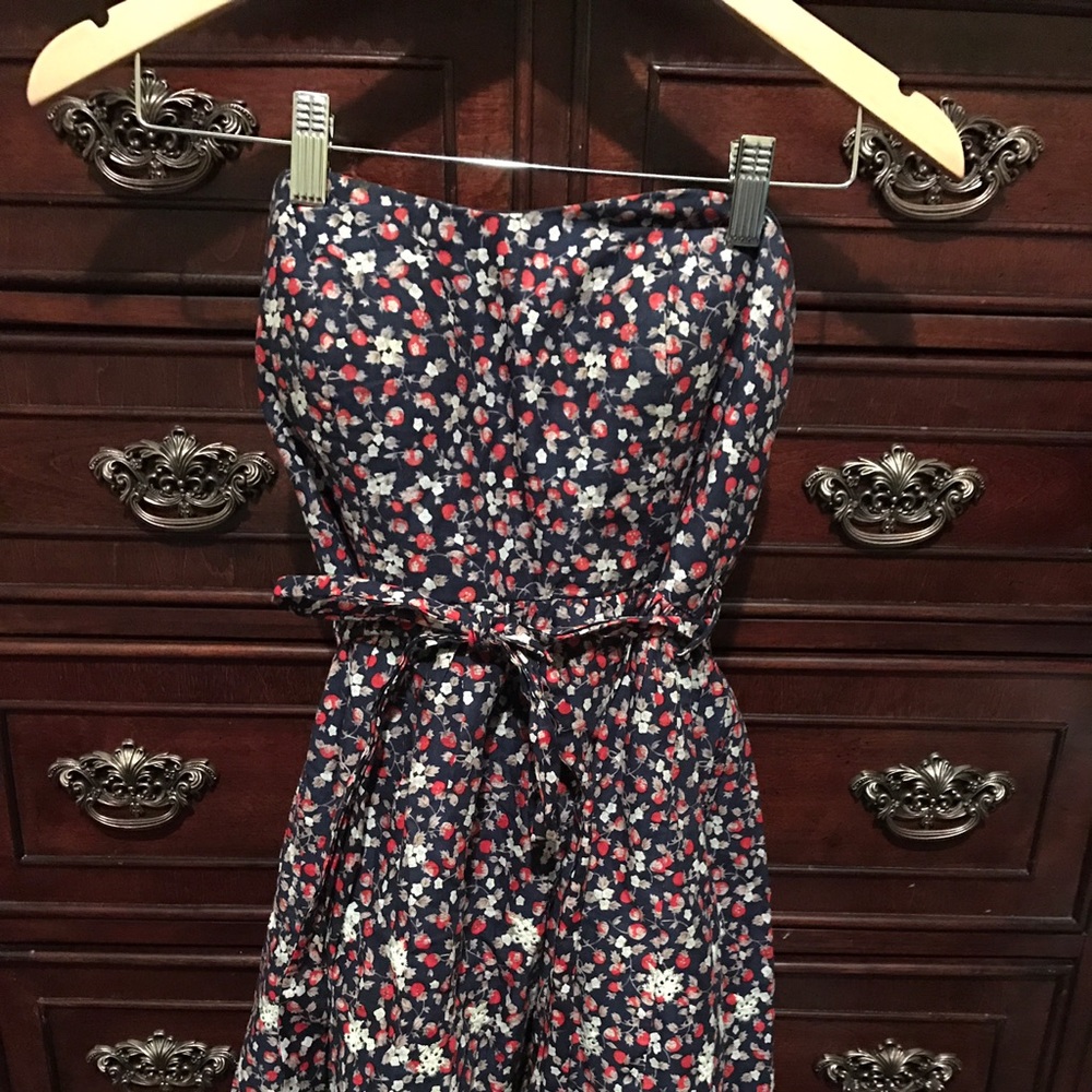 Strapless dress