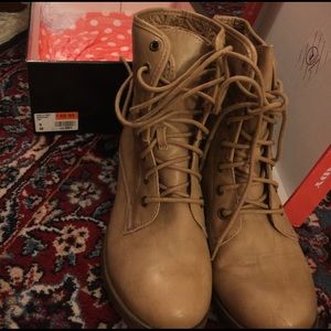 Rock & Candy, two ways to wear, tan, combat boots