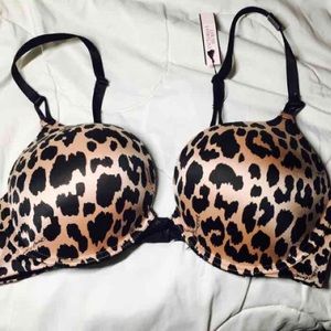 NWT Victoria's Secret Bombshell Bra 36c