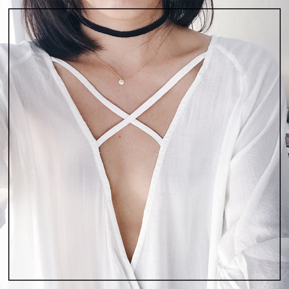 White Criss-cross V-Neck Plunge Blouse - Picture 2 of 8