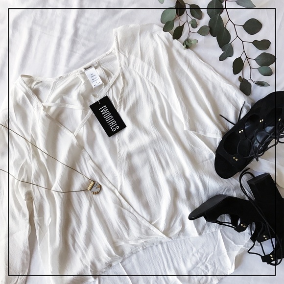 White Criss-cross V-Neck Plunge Blouse - Picture 3 of 8