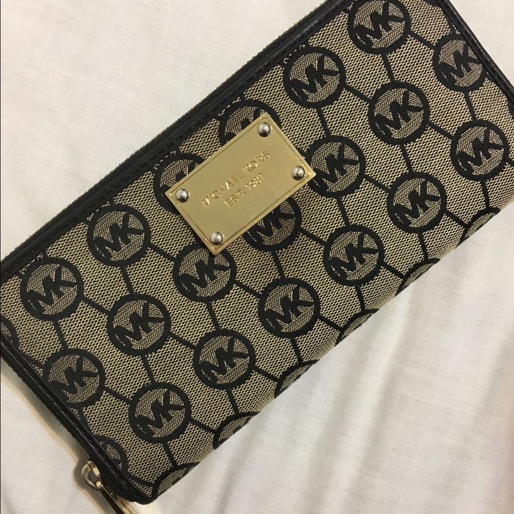 Authentic Micheal Kors Wallet