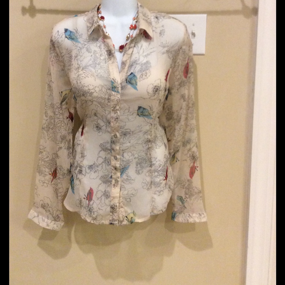 Perfect Spring Button-Up Lovely Nature Print Sheer