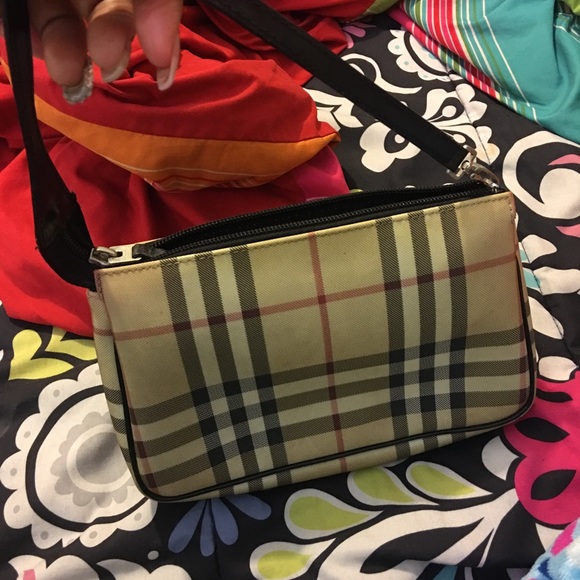 Burberry purse - Picture 4 of 4