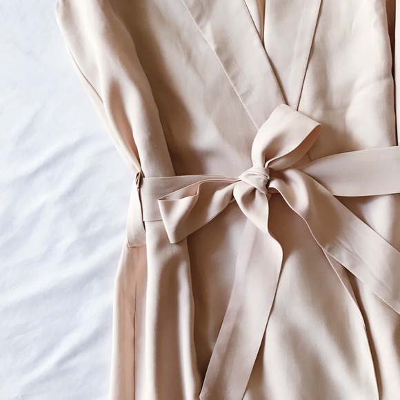 🌿Light Blush Pink Sleeveless Trench🌿 - Picture 4 of 8