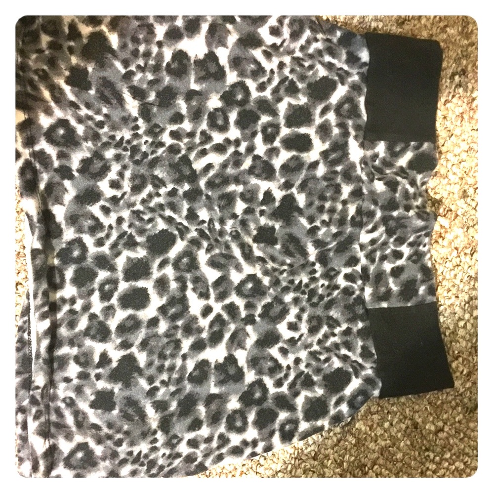 Cute skirt can be mid thigh or shorter.