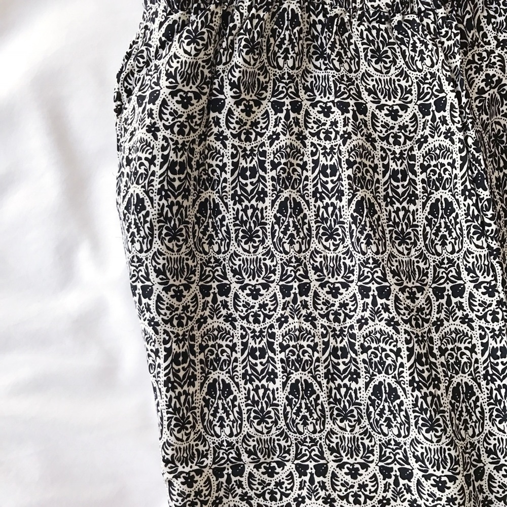 🌿Black and White Printed Jumpsuit🌿 - Picture 6 of 8