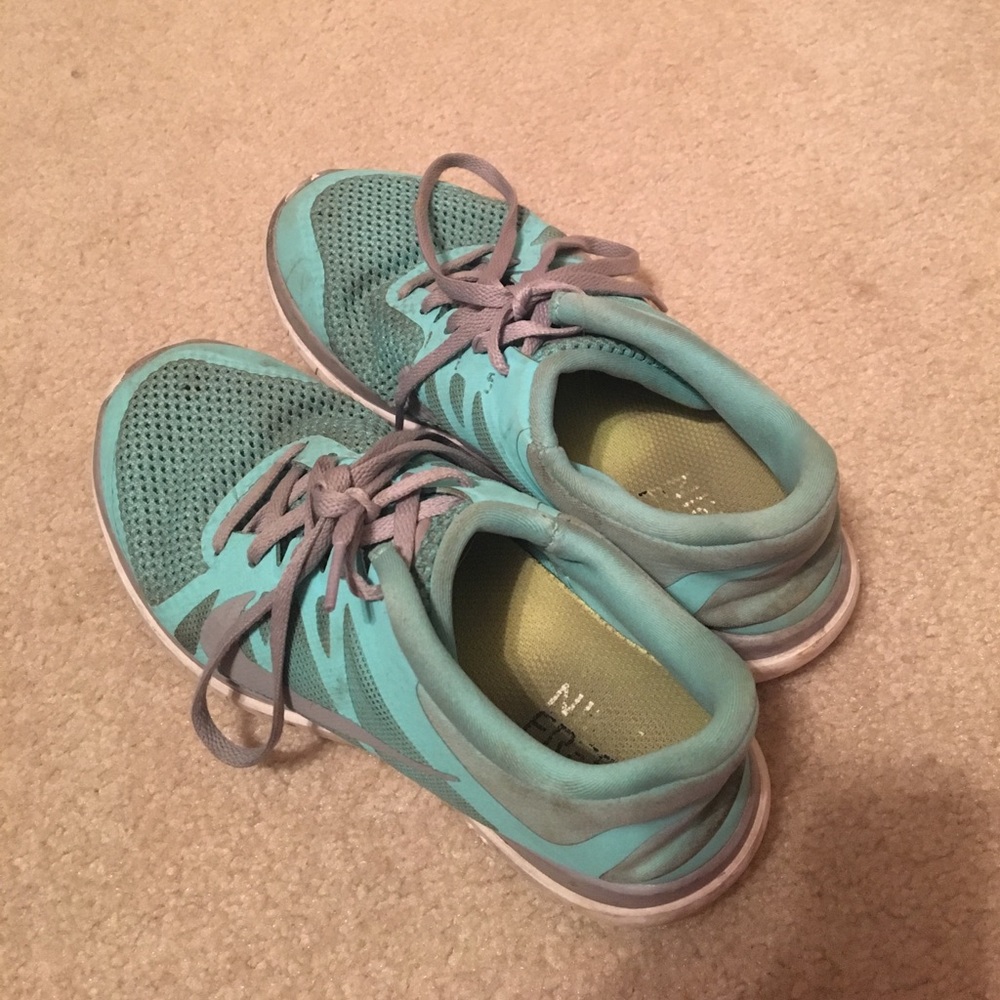 Nike Tennis Shoes