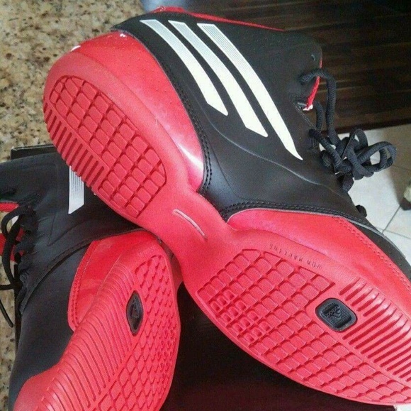 Adidas 3 series lightweight basketball shoes