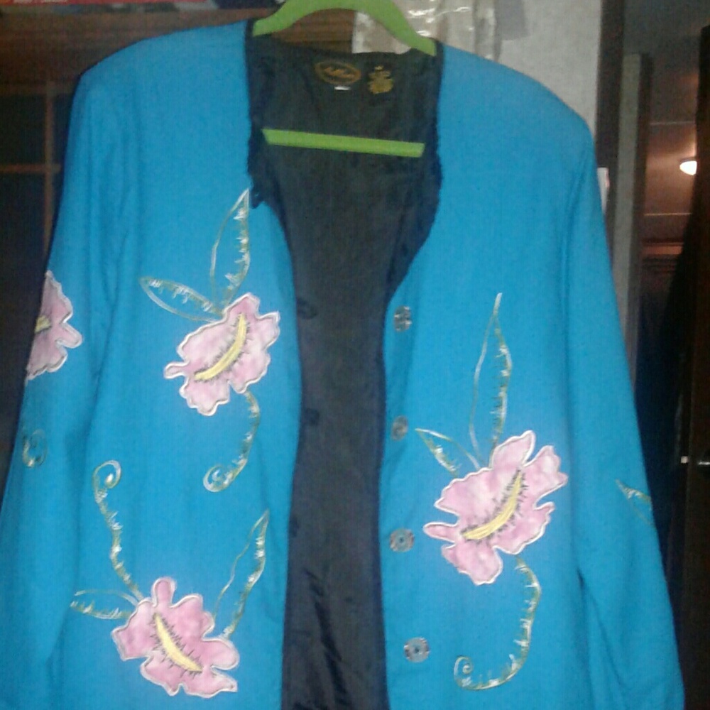 Gorgeous ALLURE Jacket w appliqued design, sz Med