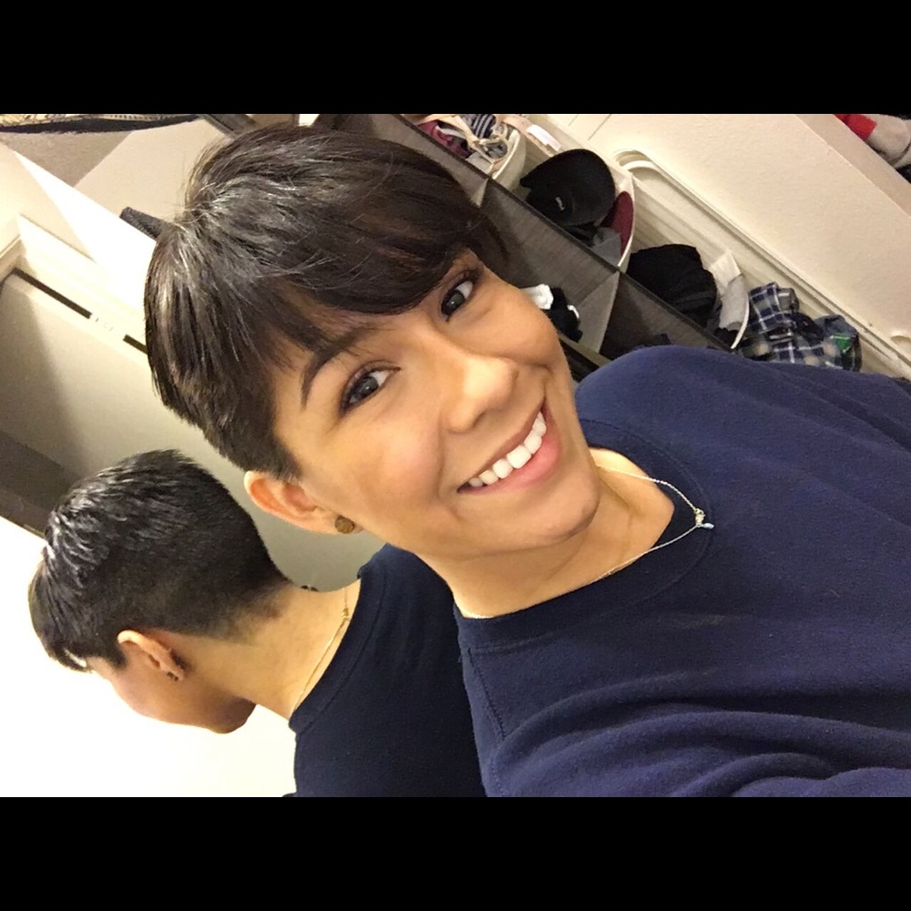 Meet your Posher, Cassandra