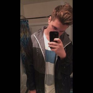 Meet your Posher, Nicholas